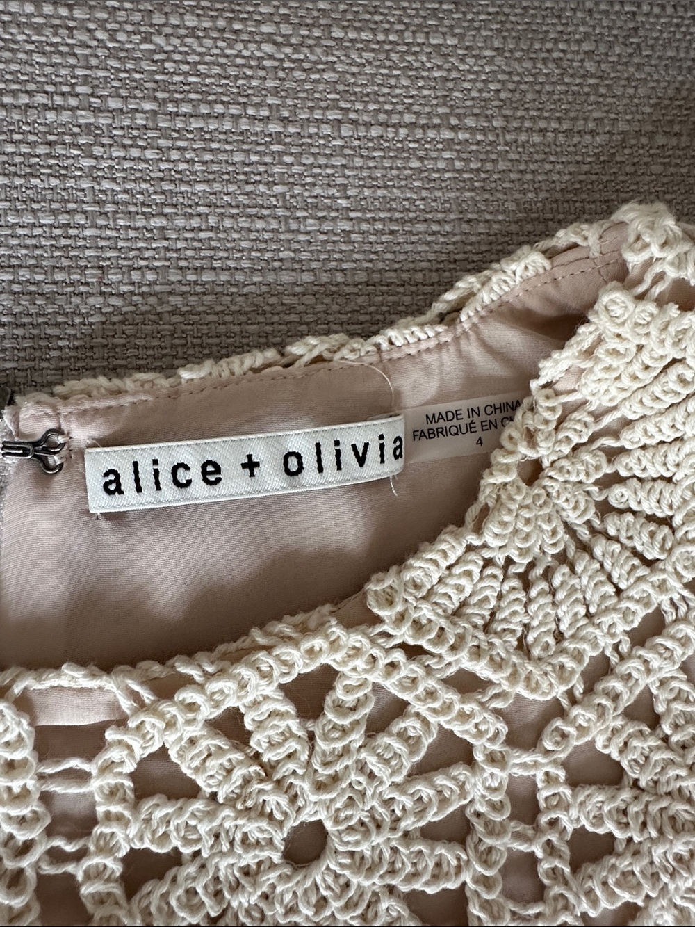 Alice + Olivia Clyde Cream Crochet Lace Shift Dress size 4 - Picture 2 of 10